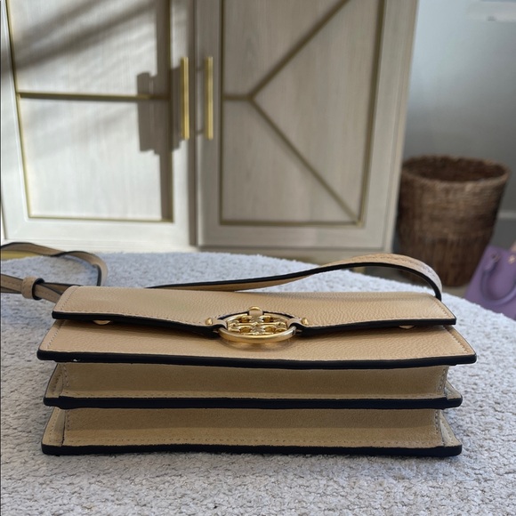 NWT Tory Burch Miller Wallet Crossbody in Vanilla Soft Serve - Picture 5 of 7